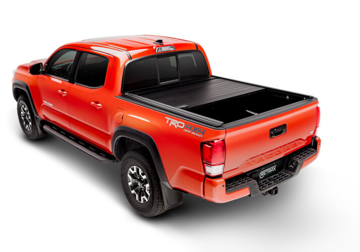 RetraxPRO MX - 07-21 Tundra CrewMax 5'6" without Deck Rail System without Stake Pocket without Trailering Storage Boxes.